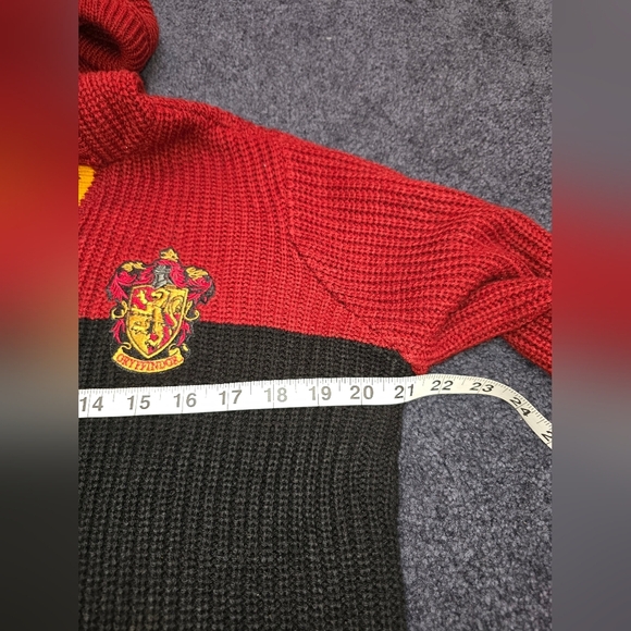 Harry Potter Gryffindor Hooded Pullover Knit Sweater Women's Size Medium - Picture 10 of 13